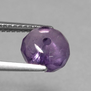 2.47カラットの天然バイオレットアメジスト（8.2×8.1 mm・透明）