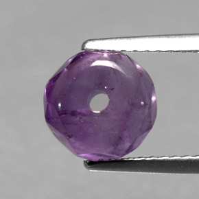 2.34カラットの天然バイオレットアメジスト（8.2×8 mm・透明）