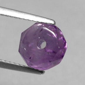 2.34カラットの天然バイオレットアメジスト（8.2×8 mm・透明）