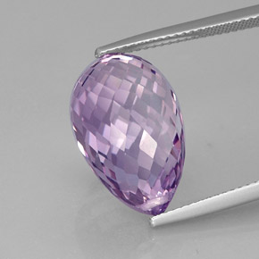 15.48カラットの天然バイオレットアメジスト（18.4×12 mm・ブリオレット）