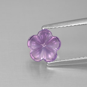 1.54カラットの天然バイオレットアメジスト（7.4×7.3 mm・フラワーカット）