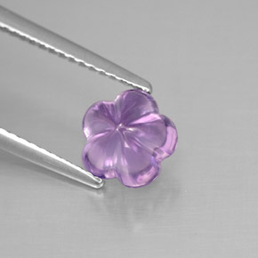 1.54カラットの天然バイオレットアメジスト（7.4×7.3 mm・フラワーカット）