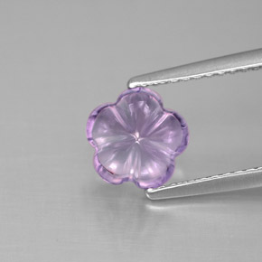 1.53カラットの天然バイオレットアメジスト（7.5×7.3 mm・フラワーカット）