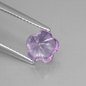 1.53カラットの天然バイオレットアメジスト（7.5×7.3 mm・フラワーカット）
