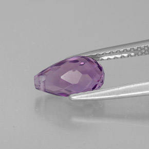 1.36カラットの天然バイオレットアメジスト（8.5×5 mm・ブリオレット）