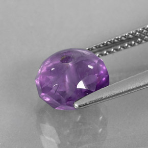 2.51カラットの天然バイオレットアメジスト（8.3×5.2 mm・透明）