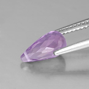 1.38カラットの天然バイオレットアメジスト（9.4×5 mm・ブリオレット）
