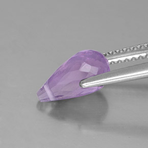 1.32カラットの天然バイオレットアメジスト（9.2×5.1 mm・ブリオレット）