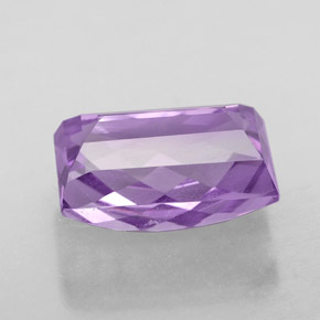 5.78カラットの天然バイオレットアメジスト（12.9×8.1 mm・バゲット）