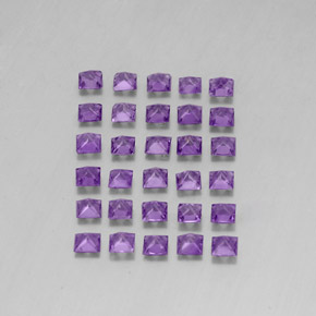 カラットの天然バイオレットアメジスト（2.9×2.9 mm・四角）
