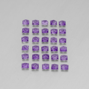 カラットの天然バイオレットアメジスト（3×3 mm・四角）