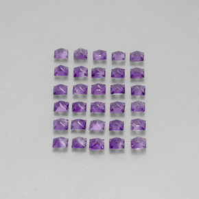 カラットの天然バイオレットアメジスト（3.2×3.1 mm・四角）