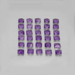 カラットの天然バイオレットアメジスト（3×2.9 mm・四角）