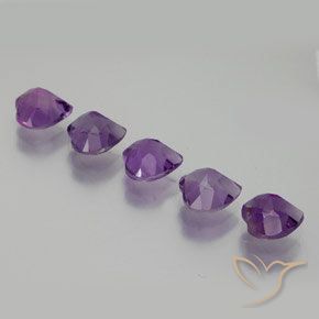 Shop natural 3.64ct ミディアムバイオレット アメジスト gems, 心臓, from ブラジル at GemSelect. In stock, global shipping!