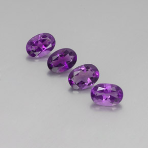 カラットの天然バイオレットアメジスト（7.1×5 mm・オーバルカット）
