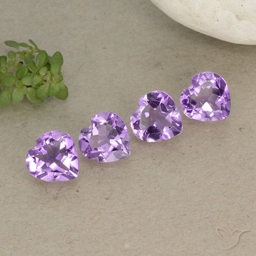Shop natural 2.50ct ピンクがかったバイオレット アメジスト gems, 心臓, from ブラジル at GemSelect. In stock, global shipping!