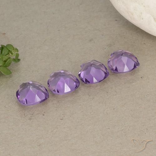 Shop natural 2.37ct ミディアムパープルがかったバイオレット アメジスト gems, 心臓, from ブラジル at GemSelect. In stock, global shipping!