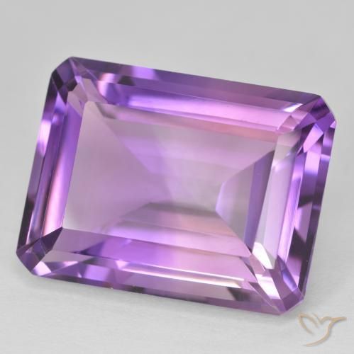 21.90カラットの天然Medium Light Purplish-Violetアメジスト、八角形 / エメラルドカット、VVS