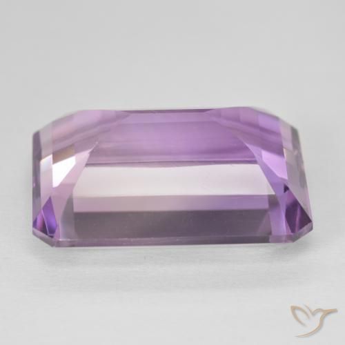 20.24カラットの天然Medium Light Purplish-Violetアメジスト、八角形 / エメラルドカット、VVS