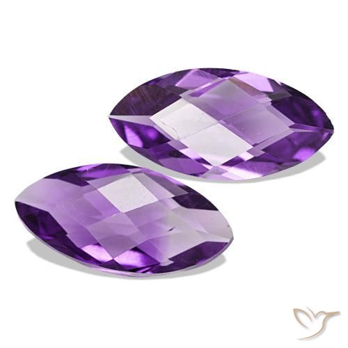 0.95カラットの天然Medium Dark-Violetアメジスト（8.2×4.1 mm・マーキス）