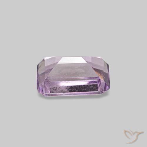 0.57カラットの天然ミディアムバイオレットアメジスト（5.9×4.1 mm・エメラルドカット）
