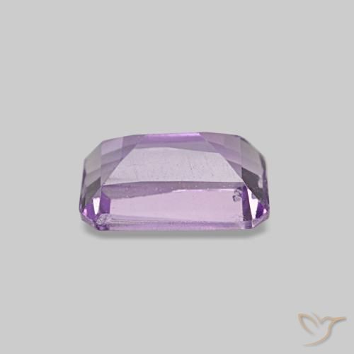 0.44カラットの天然蘭アメジスト（5.8×3.8 mm・エメラルドカット）
