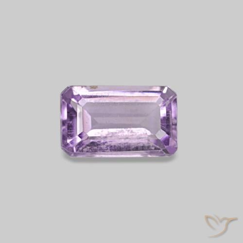0.30カラットの天然ミディアムバイオレットピンクアメジスト（5.1×3.2 mm・エメラルドカット）