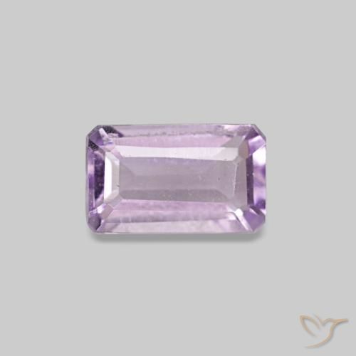 0.28カラットの天然蘭アメジスト（5.1×3.1 mm・エメラルドカット）