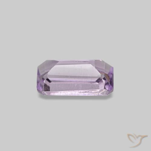 0.28カラットの天然蘭アメジスト（5.1×3.1 mm・エメラルドカット）