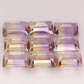 カラットの天然バイカラーアメトリン（7.1×4.6 mm・バゲット）