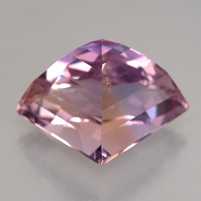 12.52カラットの天然バイカラーアメトリン（18.5×14.1 mm・ファンシーシェイプ）