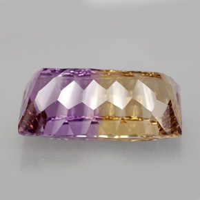 11.79カラットの天然バイカラーアメトリン（18.6×10.3 mm・バゲット）