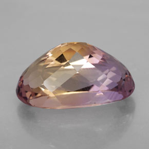 13.60カラットの天然バイカラーアメトリン（19.2×11.6 mm・オーバルカット）