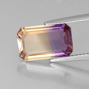 2.59カラットの天然バイカラーアメトリン（12×7.4 mm・エメラルドカット）