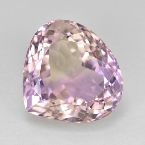 8.90カラットの天然バイカラーアメトリン（14×13.2 mm・洋梨の形）