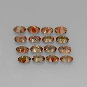 2.72カラットの天然マルチカラーアンダルサイト（4×3 mm・オーバルカット）