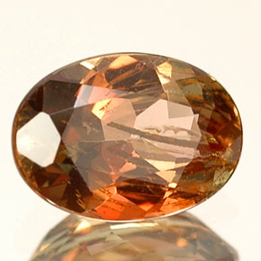 0.56カラットの天然マルチカラーアンダルサイト、オーバルカット、VVS-VS