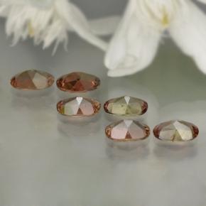 2.47カラットの天然マルチカラーアンダルサイト（6×4 mm・オーバルカット）