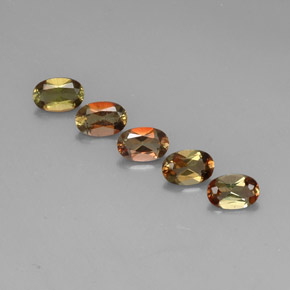 カラットの天然マルチカラーアンダルサイト（6×4 mm・オーバルカット）