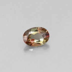 0.32カラットの天然マルチカラーアンダルサイト（5.3×3.8 mm・オーバルカット）