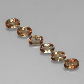 2.65カラットの天然マルチカラーアンダルサイト（6×4 mm・オーバルカット）