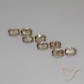 4.21カラットの天然マルチカラーアンダルサイト（6.1×4.1 mm・オーバルカット）