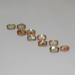 カラットの天然オレンジがかった茶アンダルサイト（6×4 mm・オーバルカット）