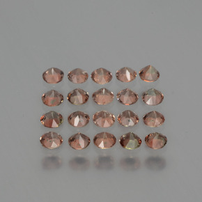 1.54カラットの天然マルチカラーアンダルサイト（2.58 mm・ラウンドカット）