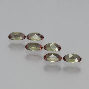 1.54カラットの天然マルチカラーアンダルサイト（5×3.1 mm・オーバルカット）