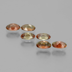 1.51カラットの天然マルチカラーアンダルサイト（5×3.1 mm・オーバルカット）
