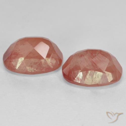 Shop natural 2.92ct 薄い赤みがかったオレンジ アンデシン・ラブラドライト gems, 楕円形, from コンゴ at GemSelect. In stock, global shipping!