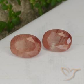 Shop natural 2.70ct 薄い赤みがかったオレンジ アンデシン・ラブラドライト gems, 楕円形, from コンゴ at GemSelect. In stock, global shipping!