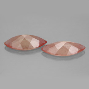 カラットの天然ハニーオレンジアンデシンラブラドライト（13.9×7 mm・透明）