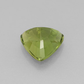1.81カラットの天然グリーンアパタイト（8.2×7.9 mm・トリリアント）
